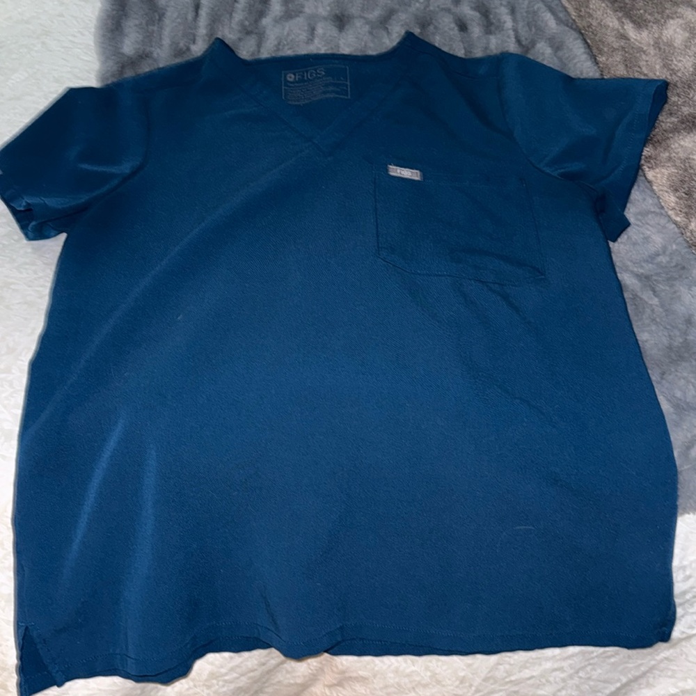 Figs scrub top